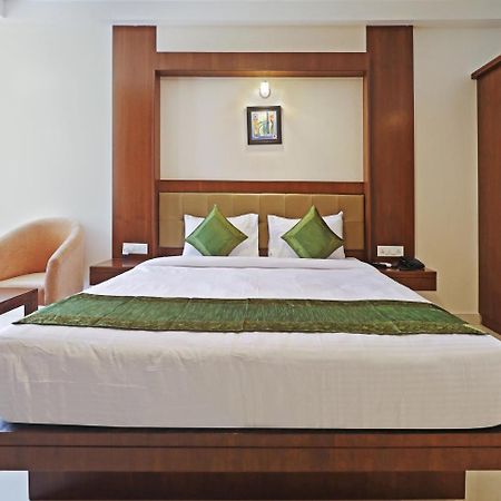 Treebo Akshaya Bull Temple Hotel Bangalore Exterior photo