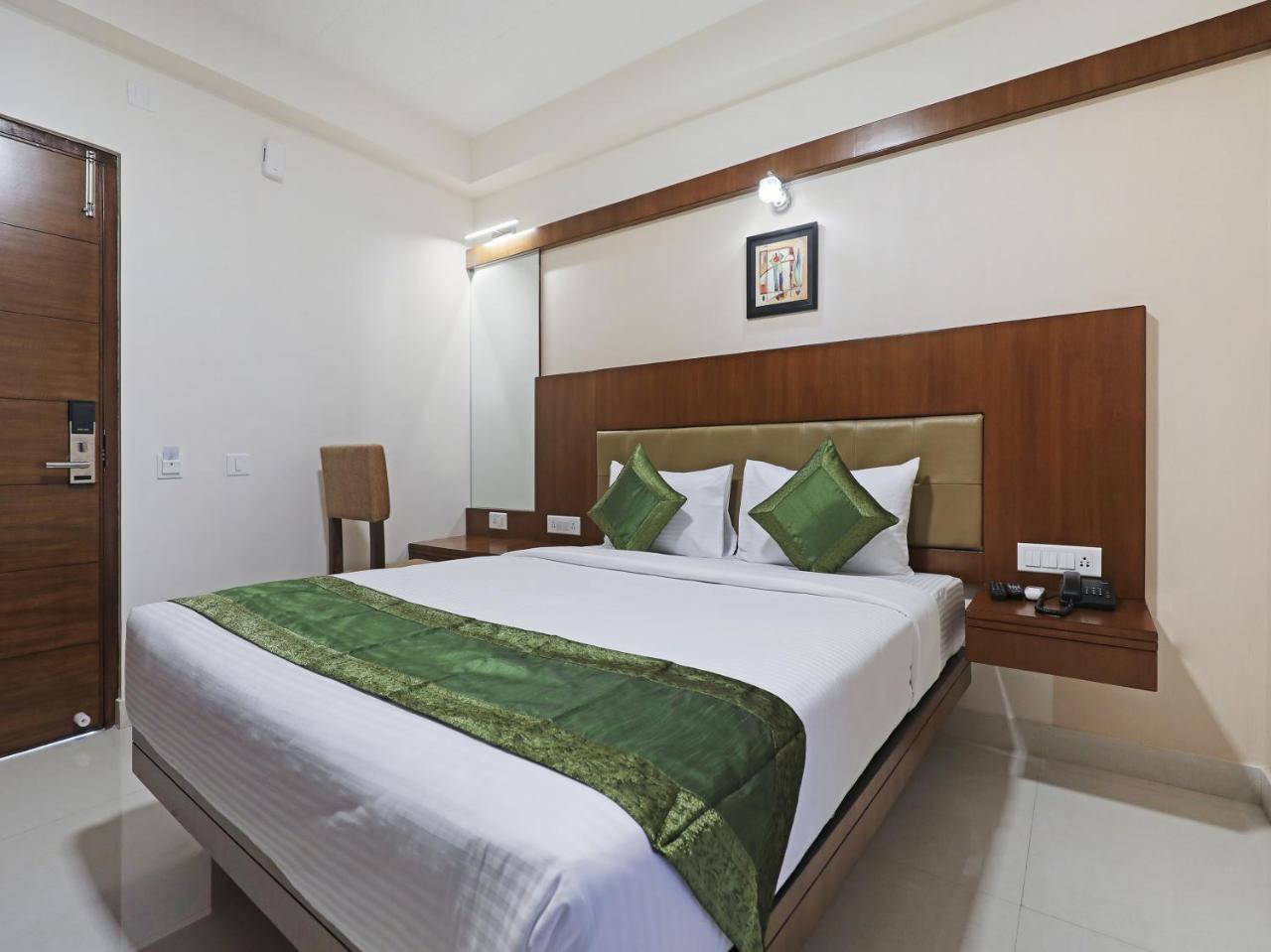Treebo Akshaya Bull Temple Hotel Bangalore Exterior photo