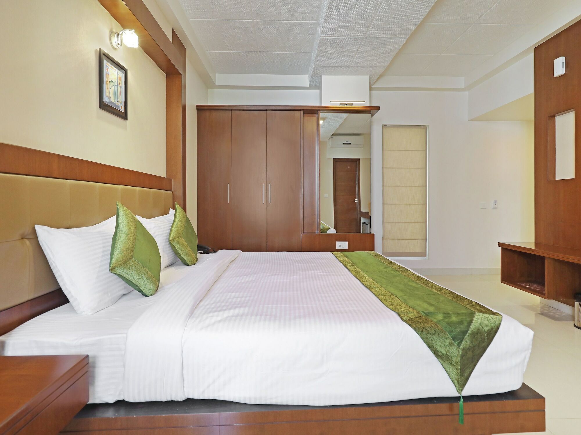Treebo Akshaya Bull Temple Hotel Bangalore Exterior photo