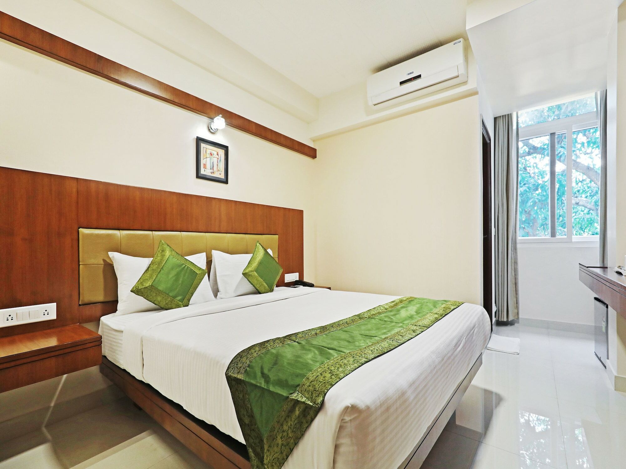 Treebo Akshaya Bull Temple Hotel Bangalore Exterior photo